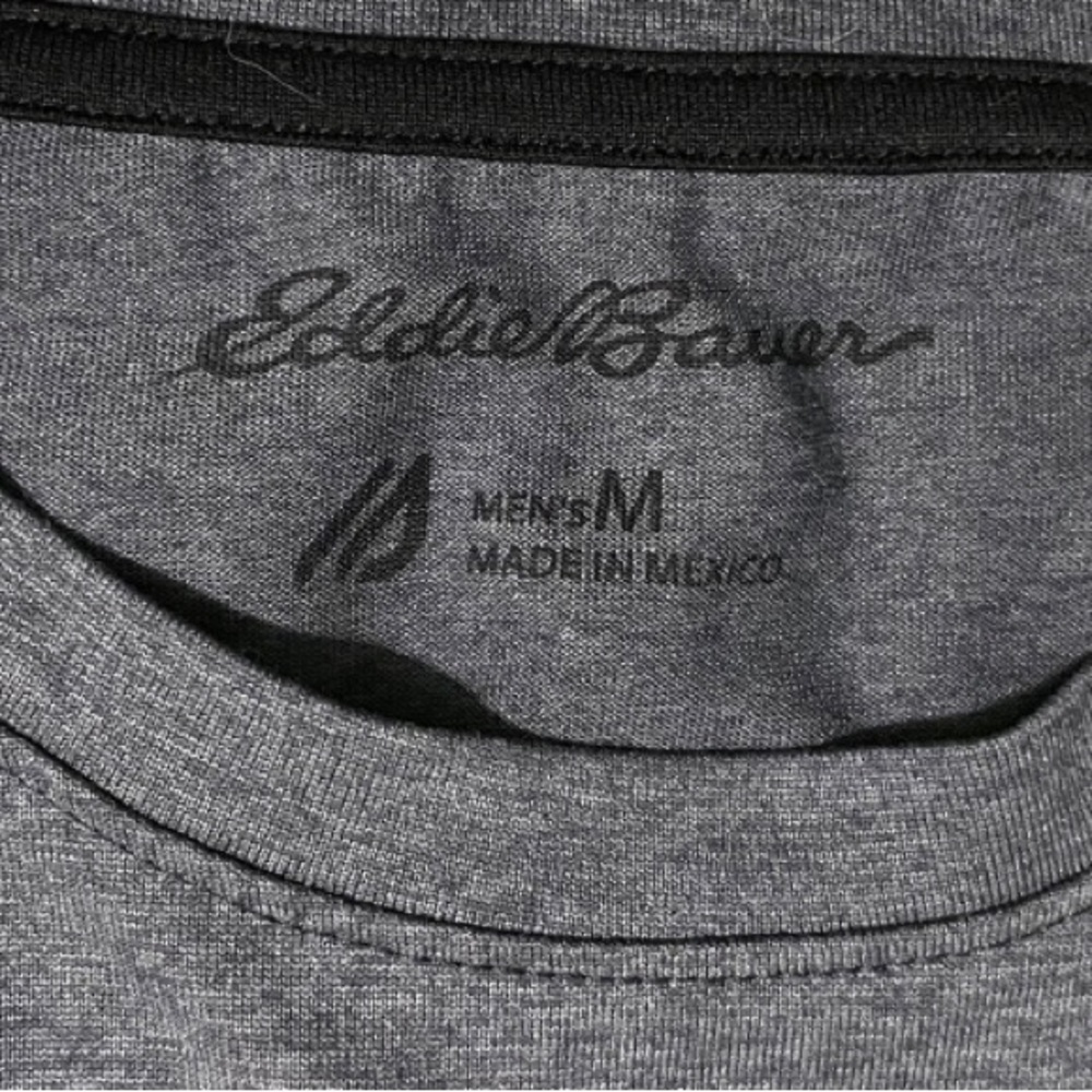 Eddie Bauer nice shirt. Barely worn. Men’s medium. - Picture 3 of 4